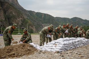 霍姆格伦更推：我刚意识到亚历山大的2K值不是100 我们在干嘛